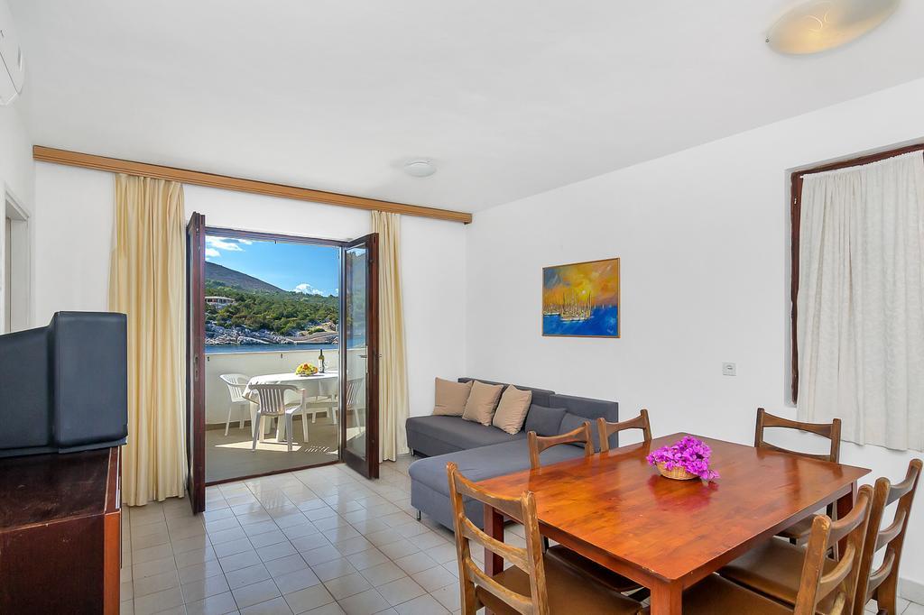 Apartmani Cico Gdinj Exteriér fotografie