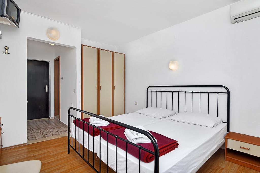 Apartmani Cico Gdinj Exteriér fotografie