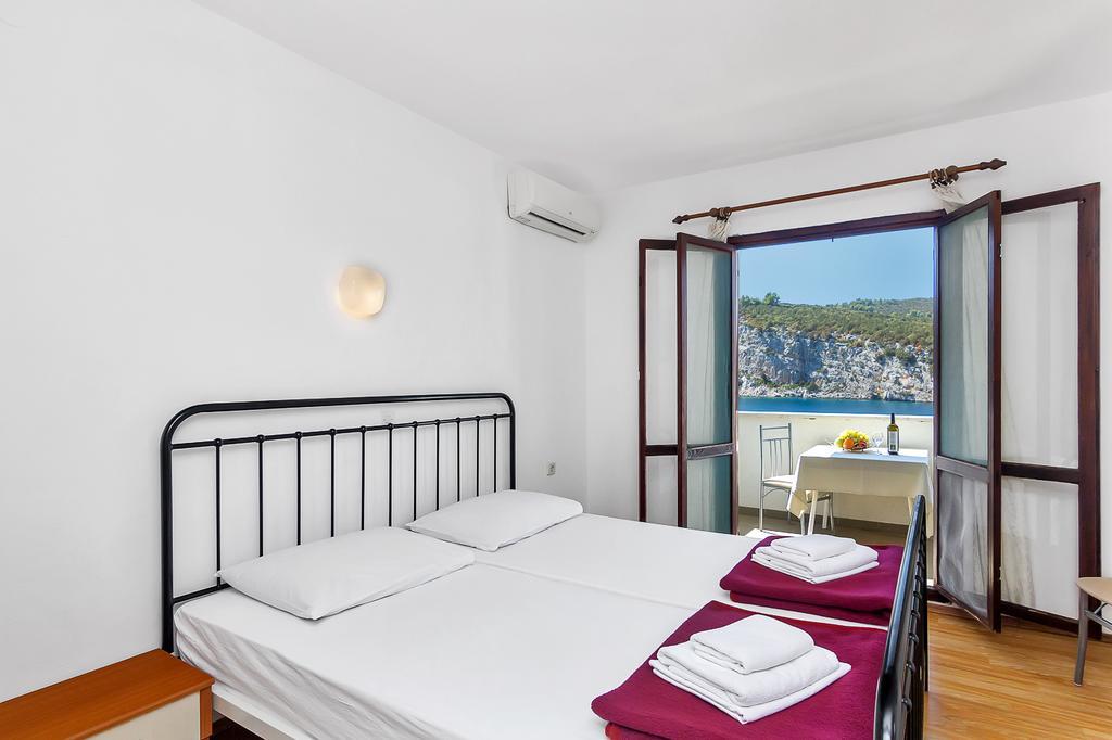 Apartmani Cico Gdinj Exteriér fotografie